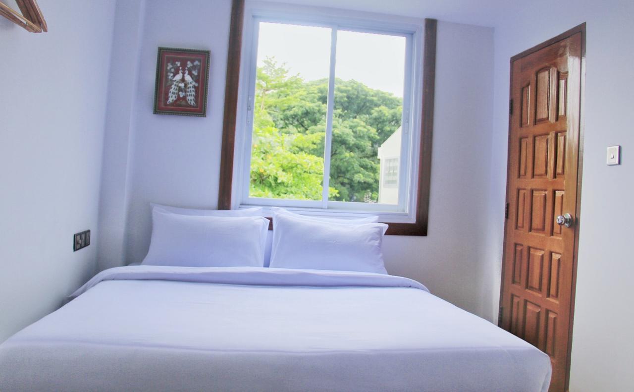 The Lodge Yangon Poshtel Extérieur photo