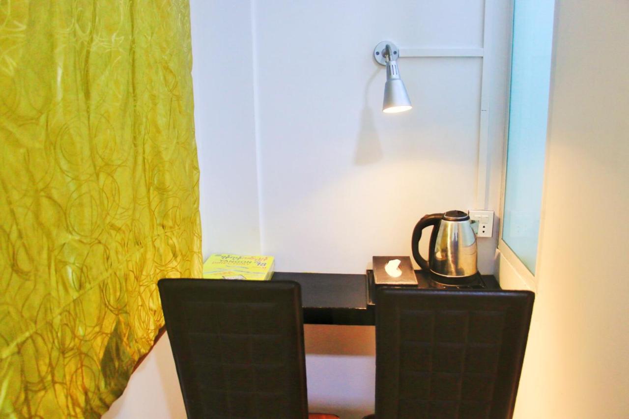 The Lodge Yangon Poshtel Extérieur photo