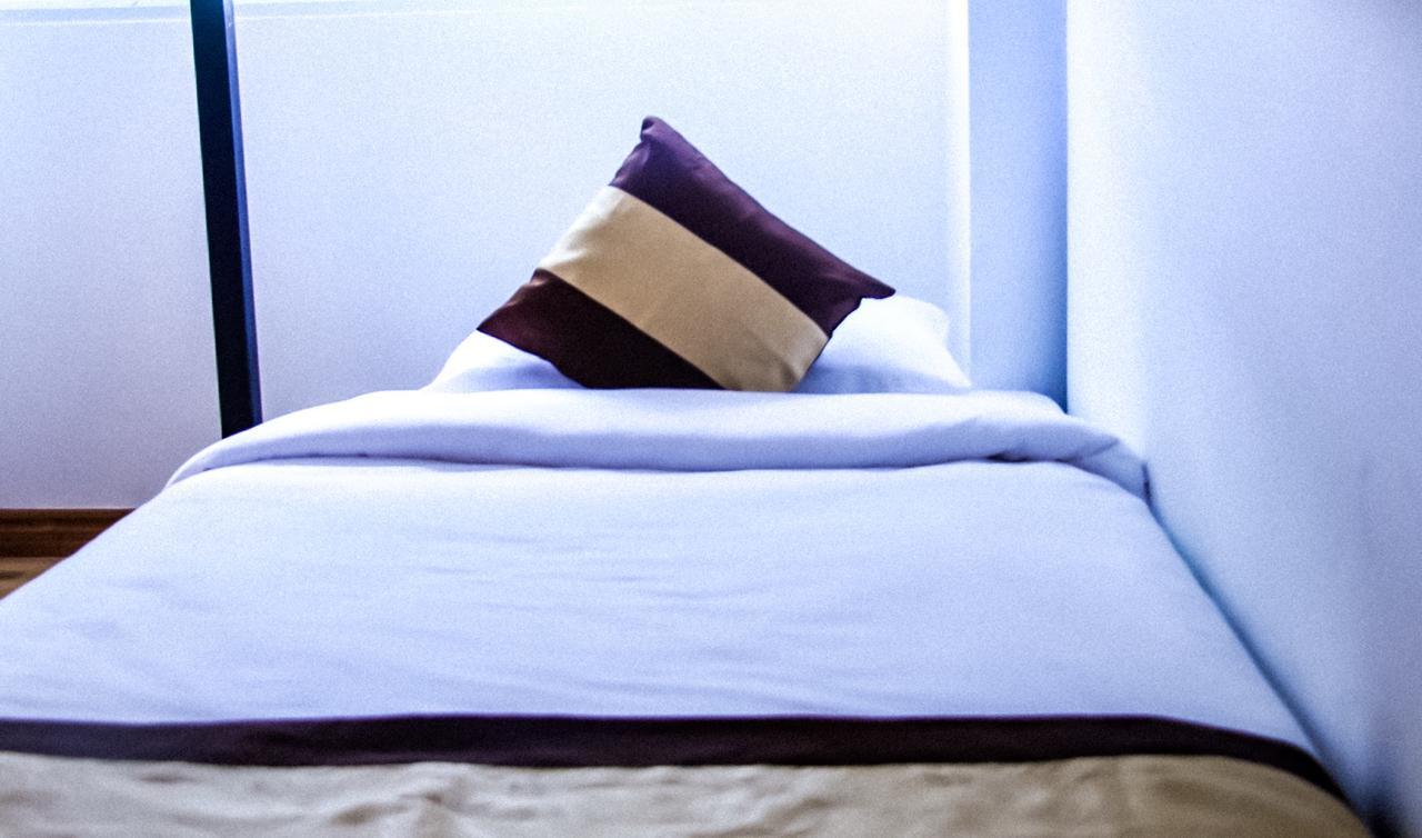 The Lodge Yangon Poshtel Extérieur photo