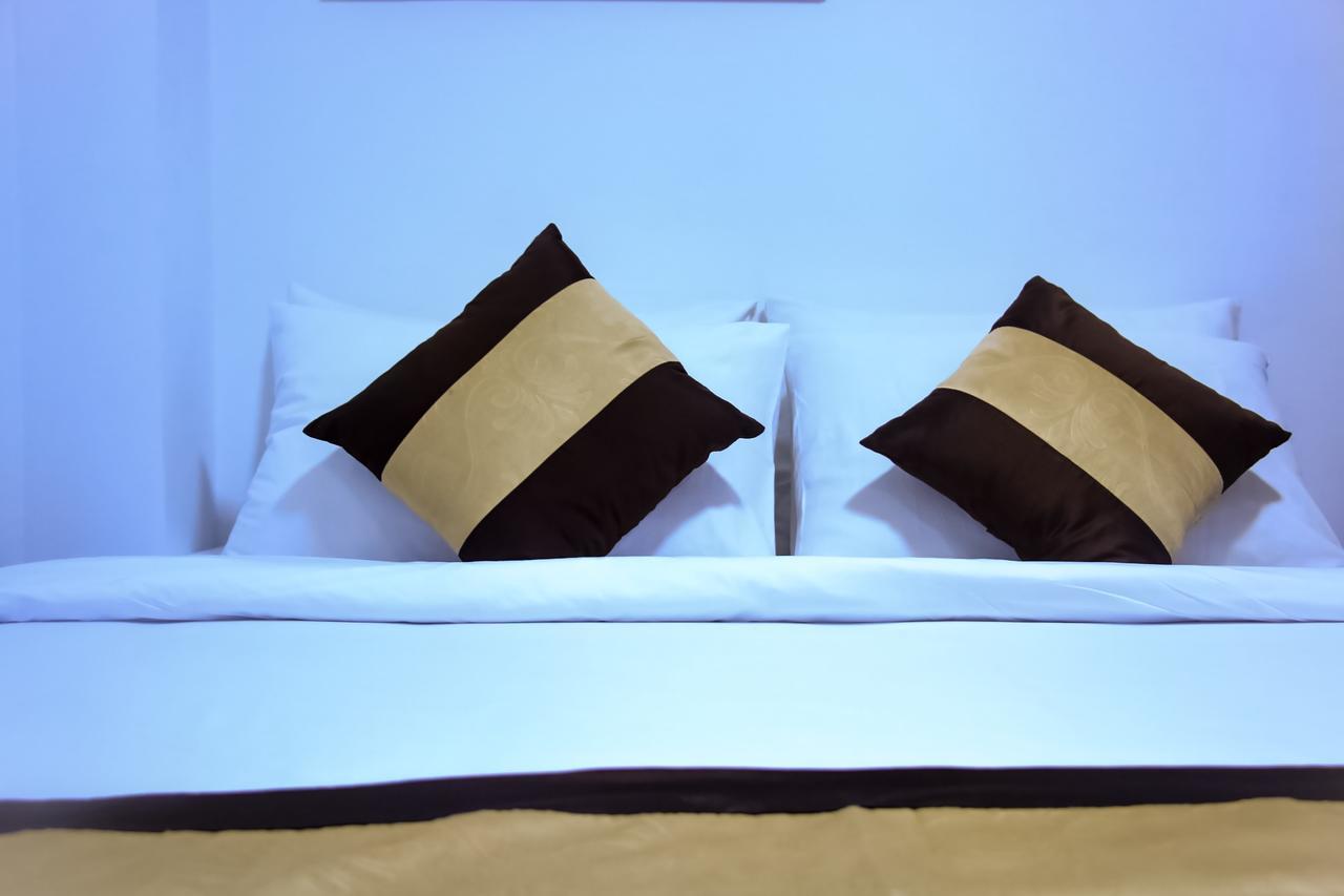The Lodge Yangon Poshtel Extérieur photo