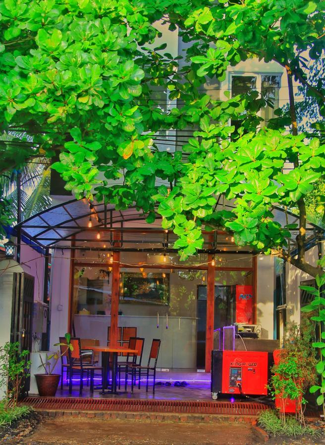 The Lodge Yangon Poshtel Extérieur photo