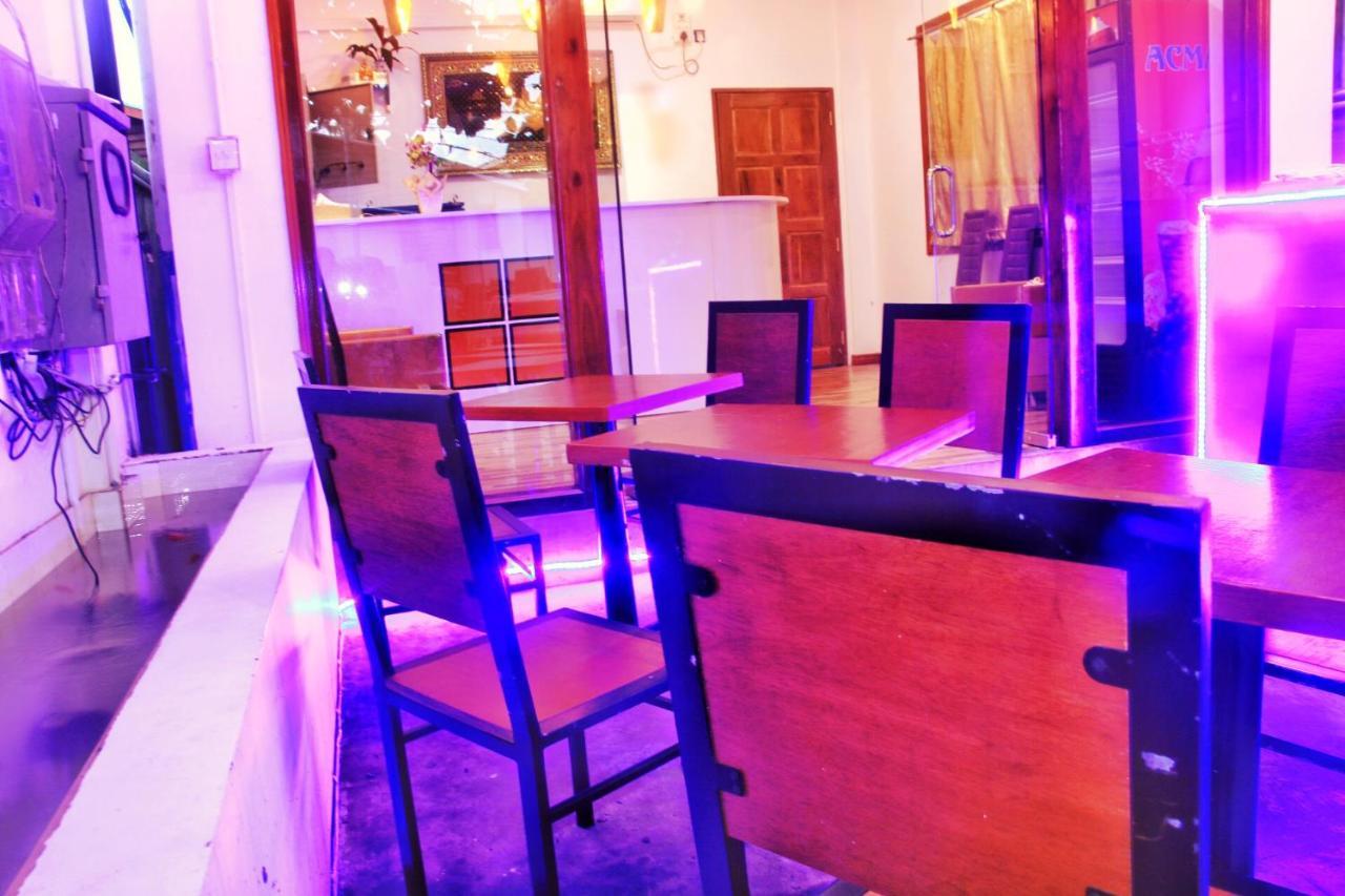 The Lodge Yangon Poshtel Extérieur photo