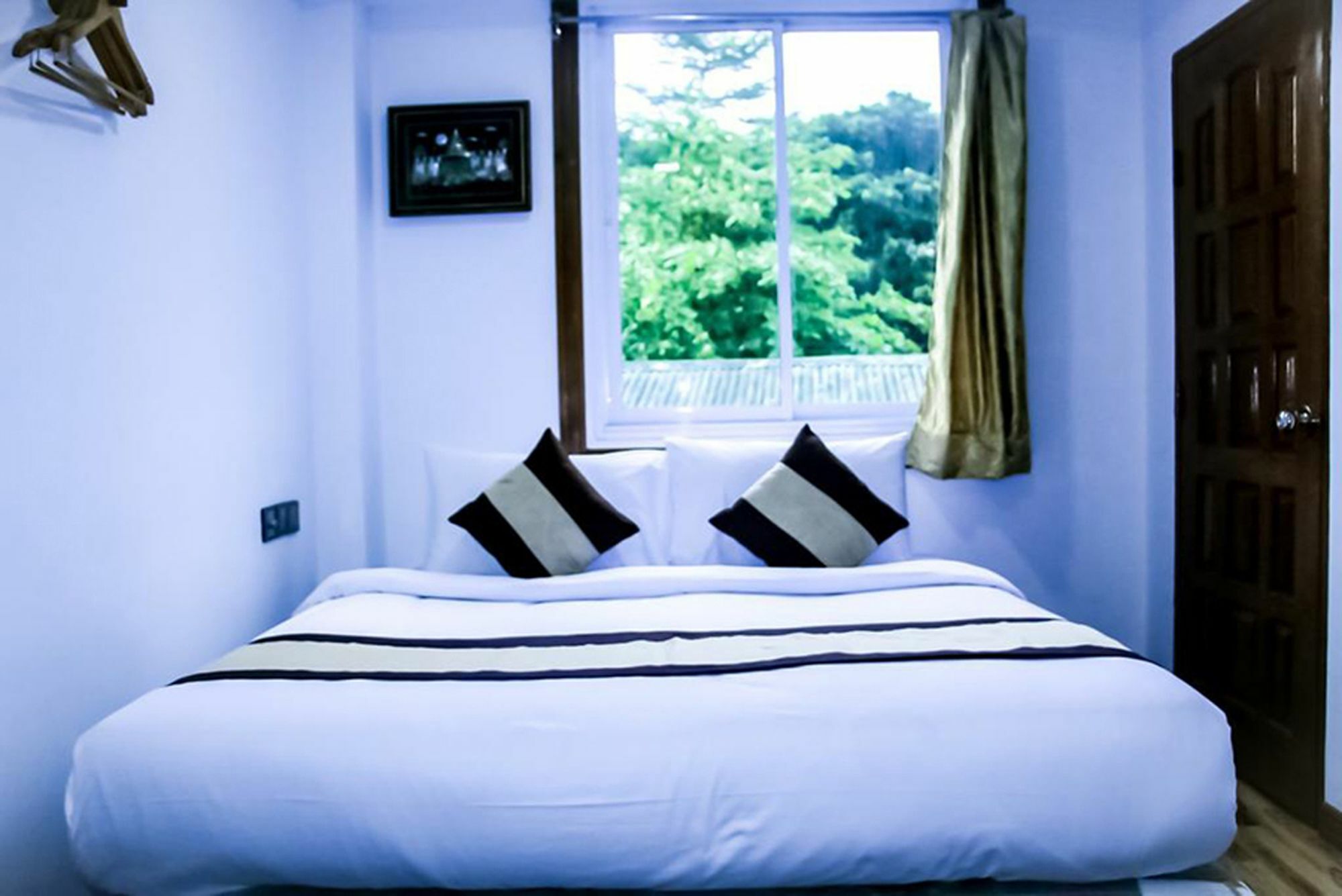 The Lodge Yangon Poshtel Extérieur photo